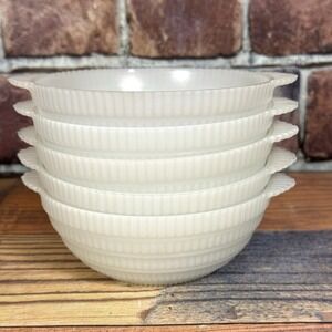 Set of 5 Vintage  Milk Glass Berry Dessert Sherbet Bowls Tab Handle Ribbed MCM